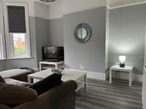 Entire spacious 4 bedroom apartment in Bournemouth